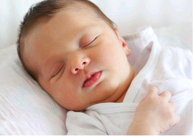 供卵试管婴儿成功率是多少&供卵试管费用高吗,婴儿长期抱睡都会出现哪些危