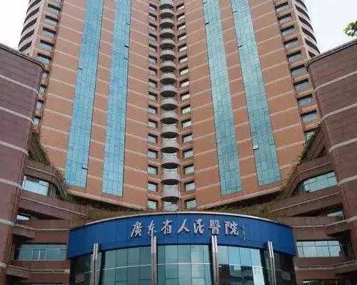 大班攀爬安全教案：防范随意攀爬蹦跳